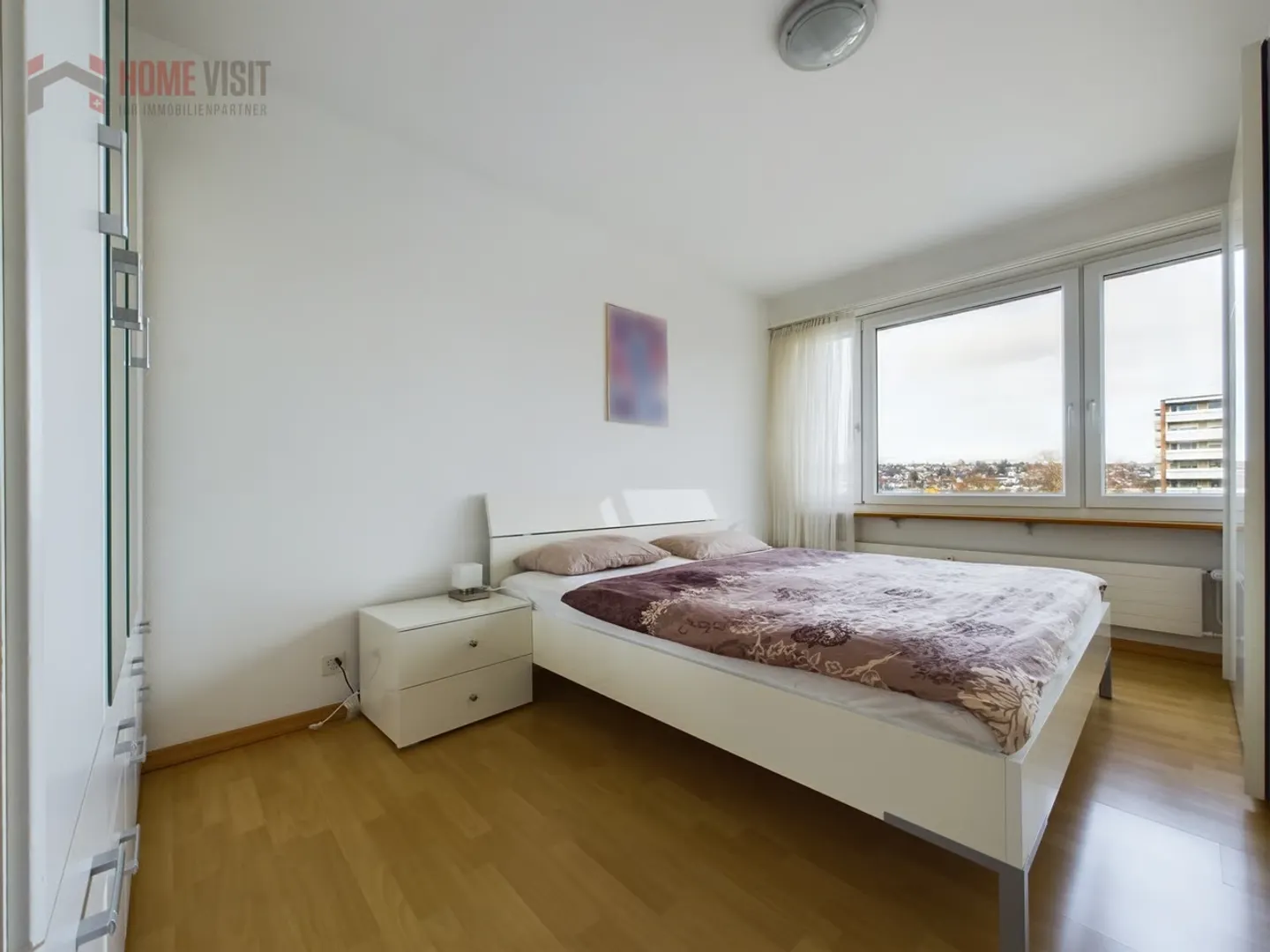 Living with a View - 4.5-Room Apartment with Sunny Balcony in Therwil - Photo 5 of 8