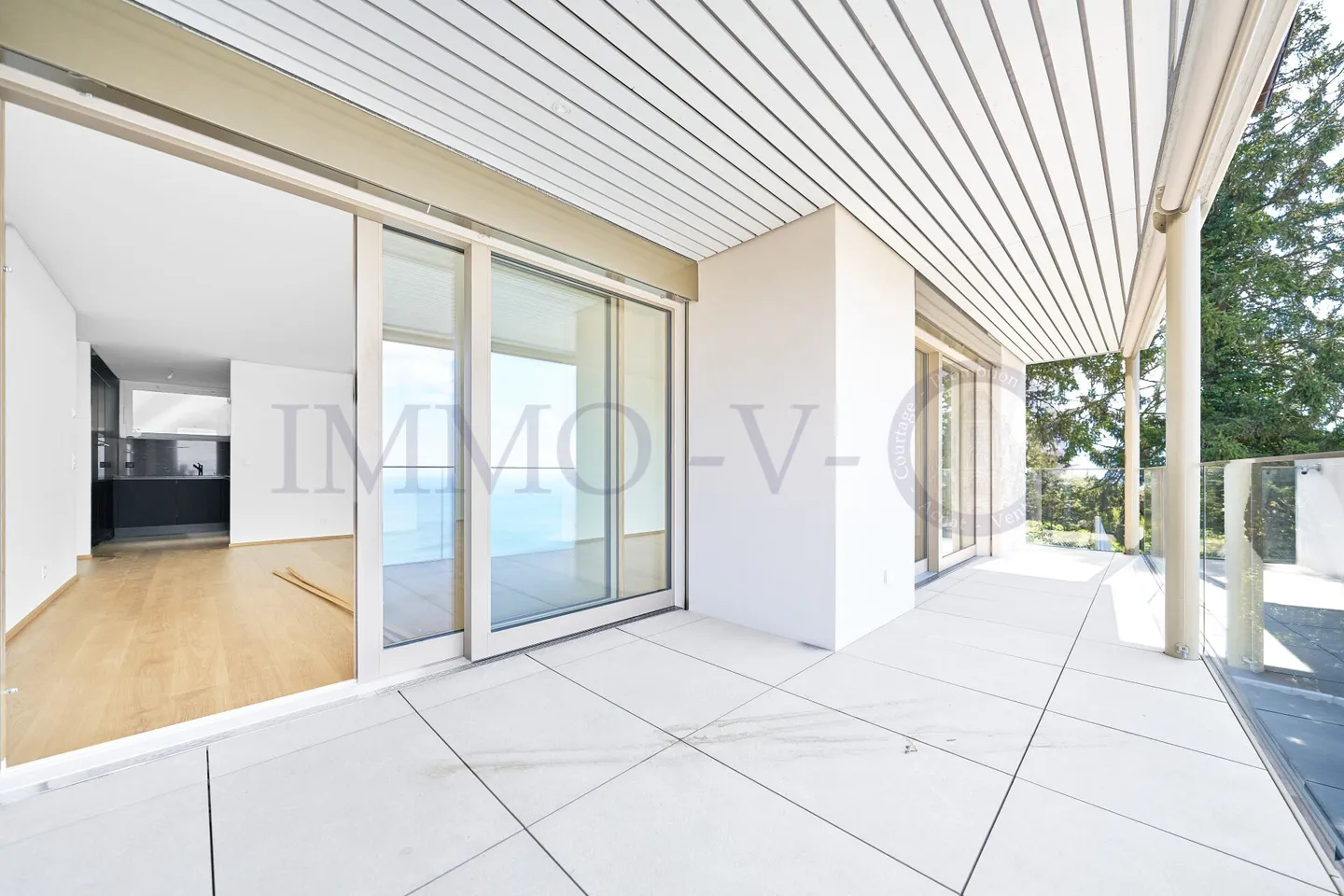 NEUF DE HAUT STANDING AVEC BALCON-TERRASSE ET VUE PANORAMIQUE - LOT 4 - Foto 4 von 13