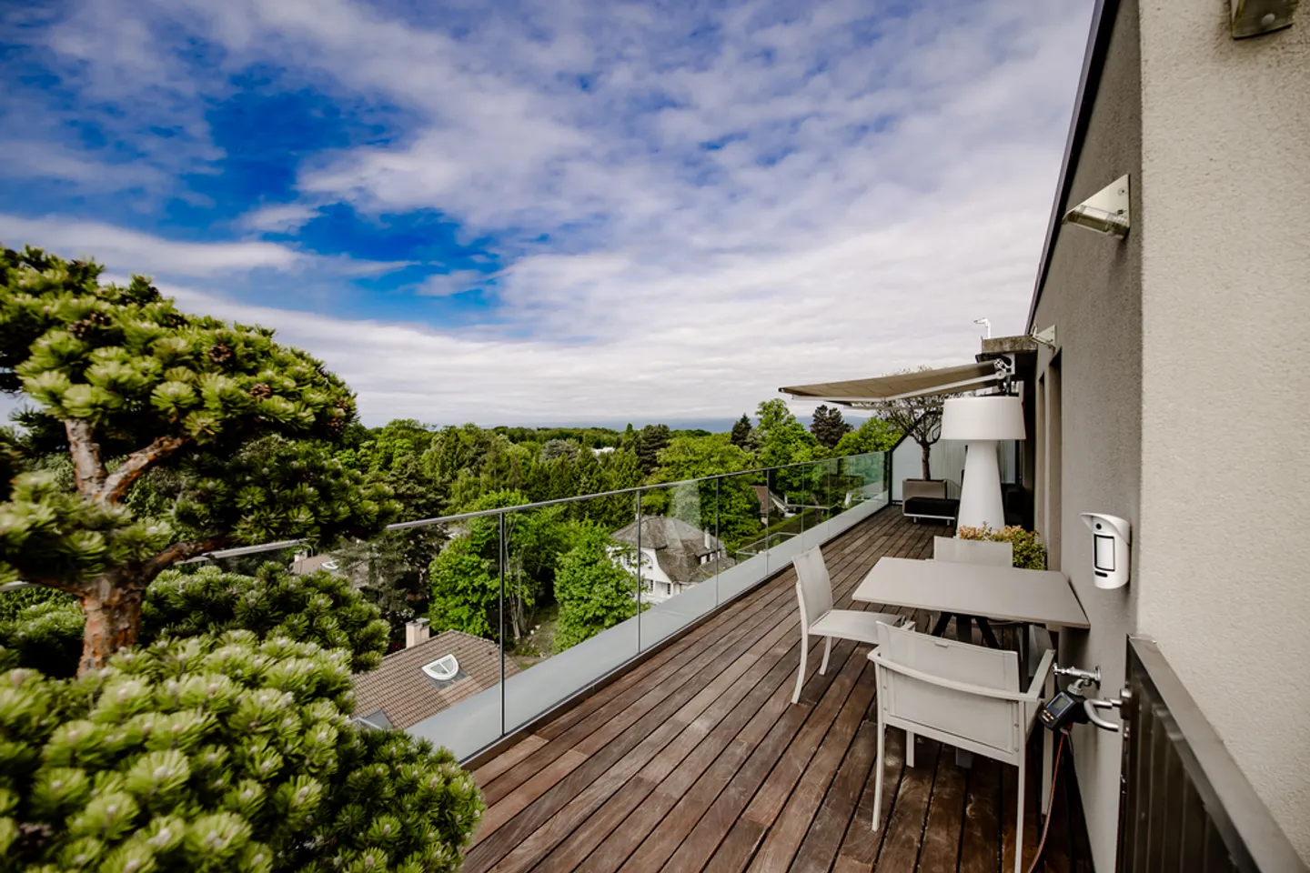 Perle rare : Appartement en attique avec 5,5 pièces et terrasses panoramiques - Photo 7 sur 12