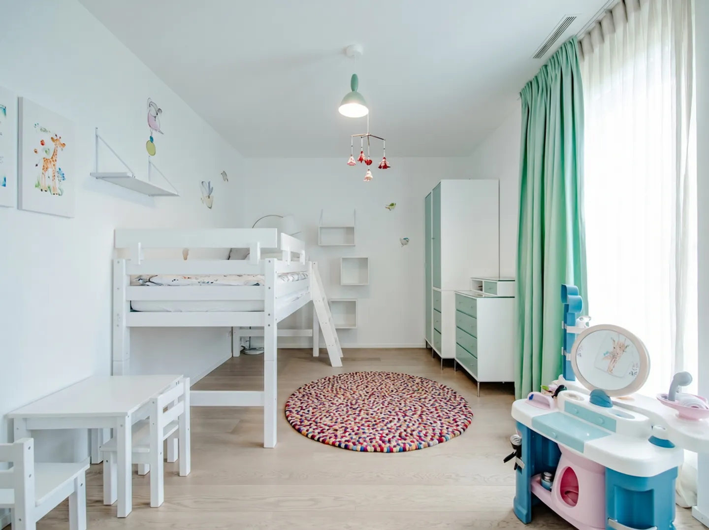 Perle rare : Appartement en attique avec 5,5 pièces et terrasses panoramiques - Photo 9 sur 12