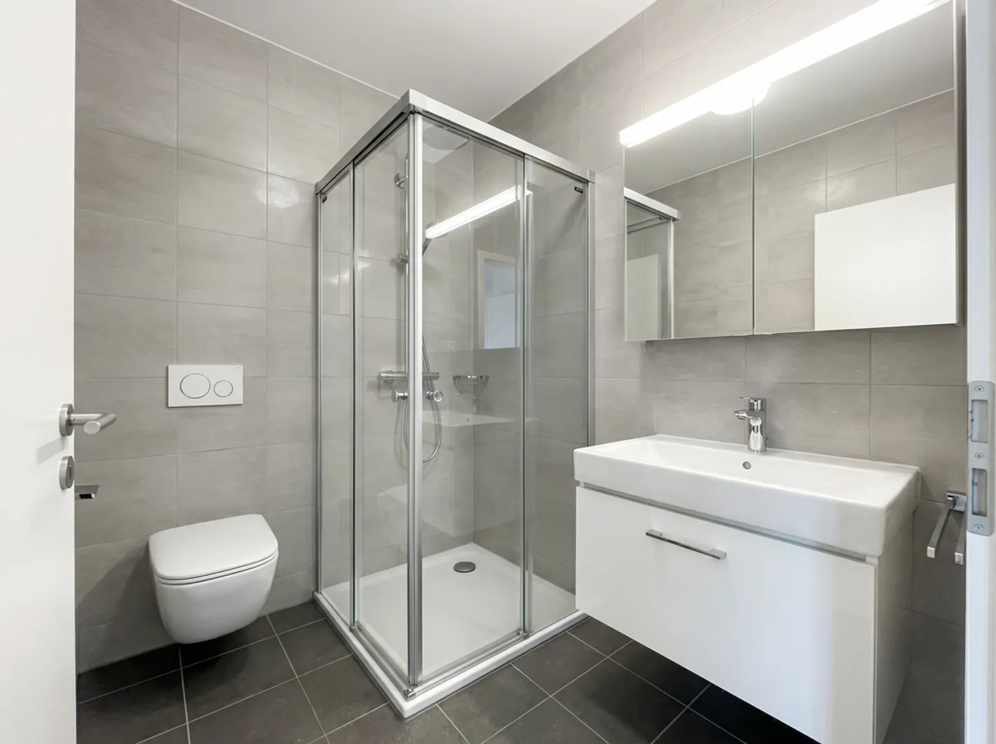 Perle rare : Appartement en attique avec 5,5 pièces et terrasses panoramiques - Photo 11 sur 12