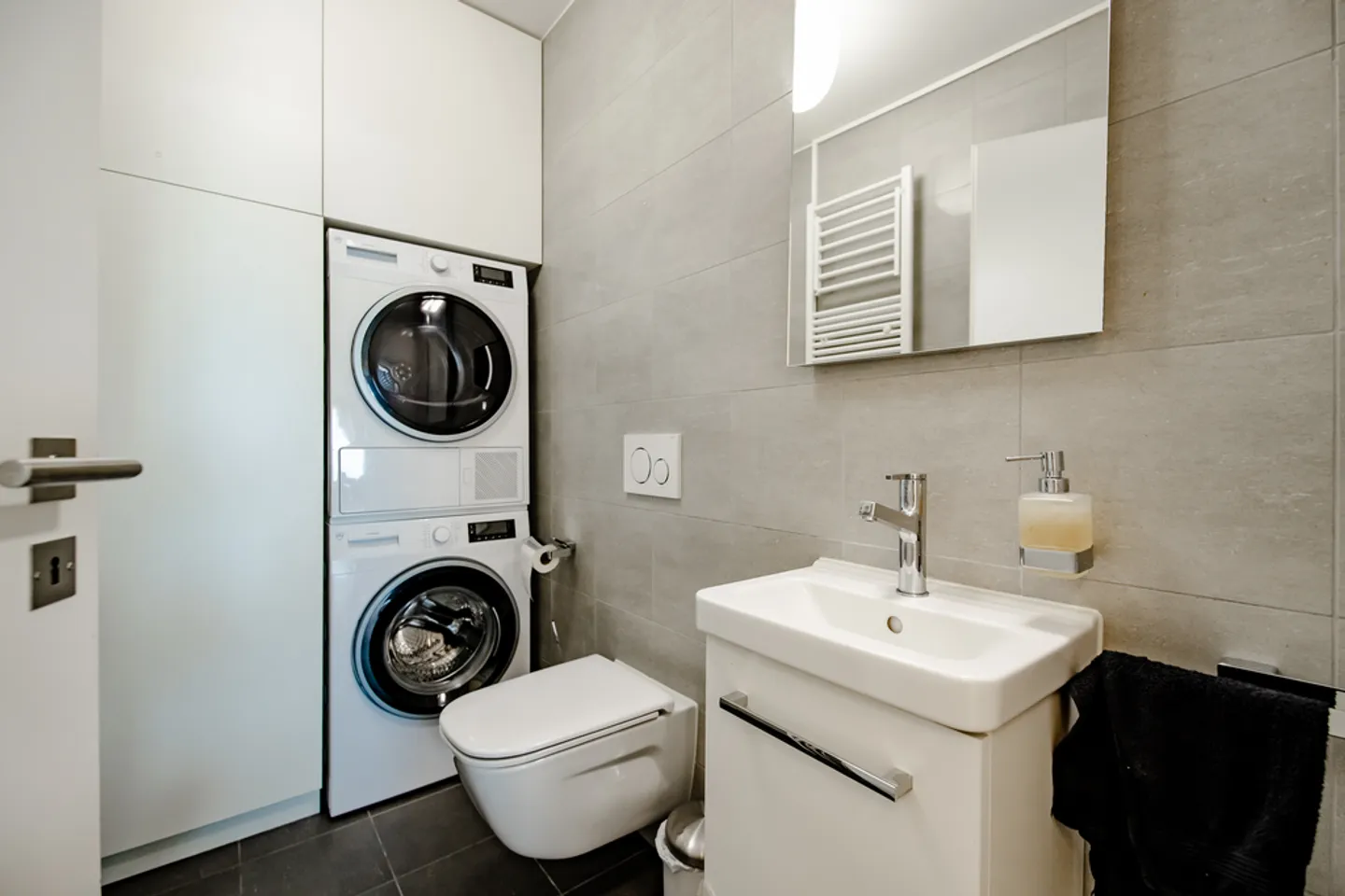 Perle rare : Appartement en attique avec 5,5 pièces et terrasses panoramiques - Photo 12 sur 12