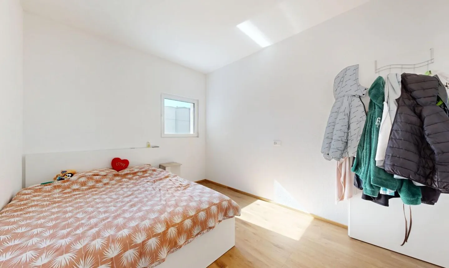 Elegant 2.5 room renovated apartment with beautiful ceiling height - Photo 9 of 11