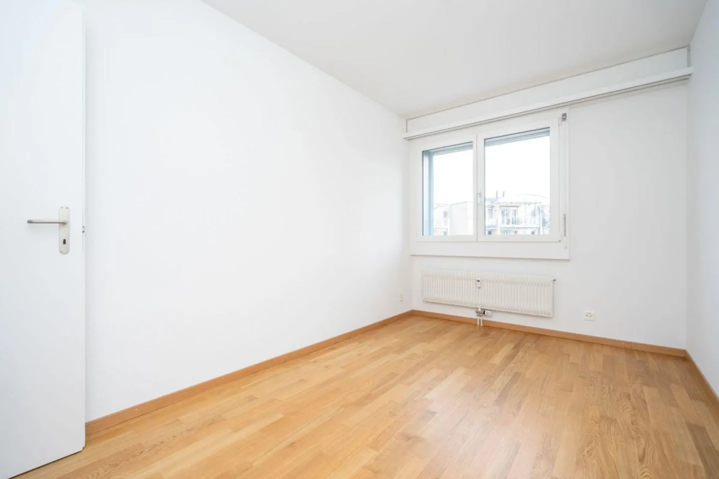 Appartement sous les combles rénové avec vue - Photo 6 sur 12