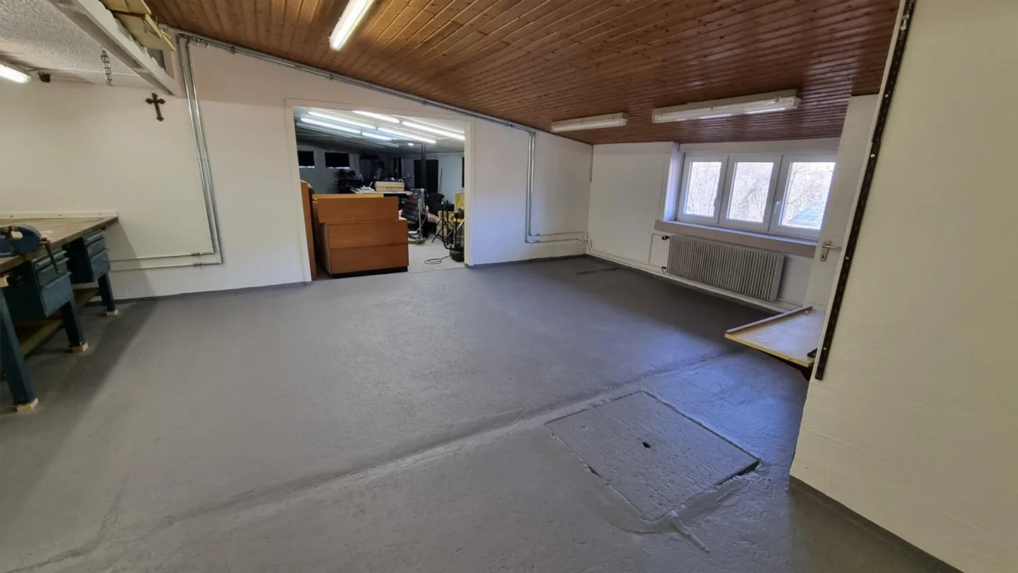 Storage Room / Workshop - Photo 5 of 13