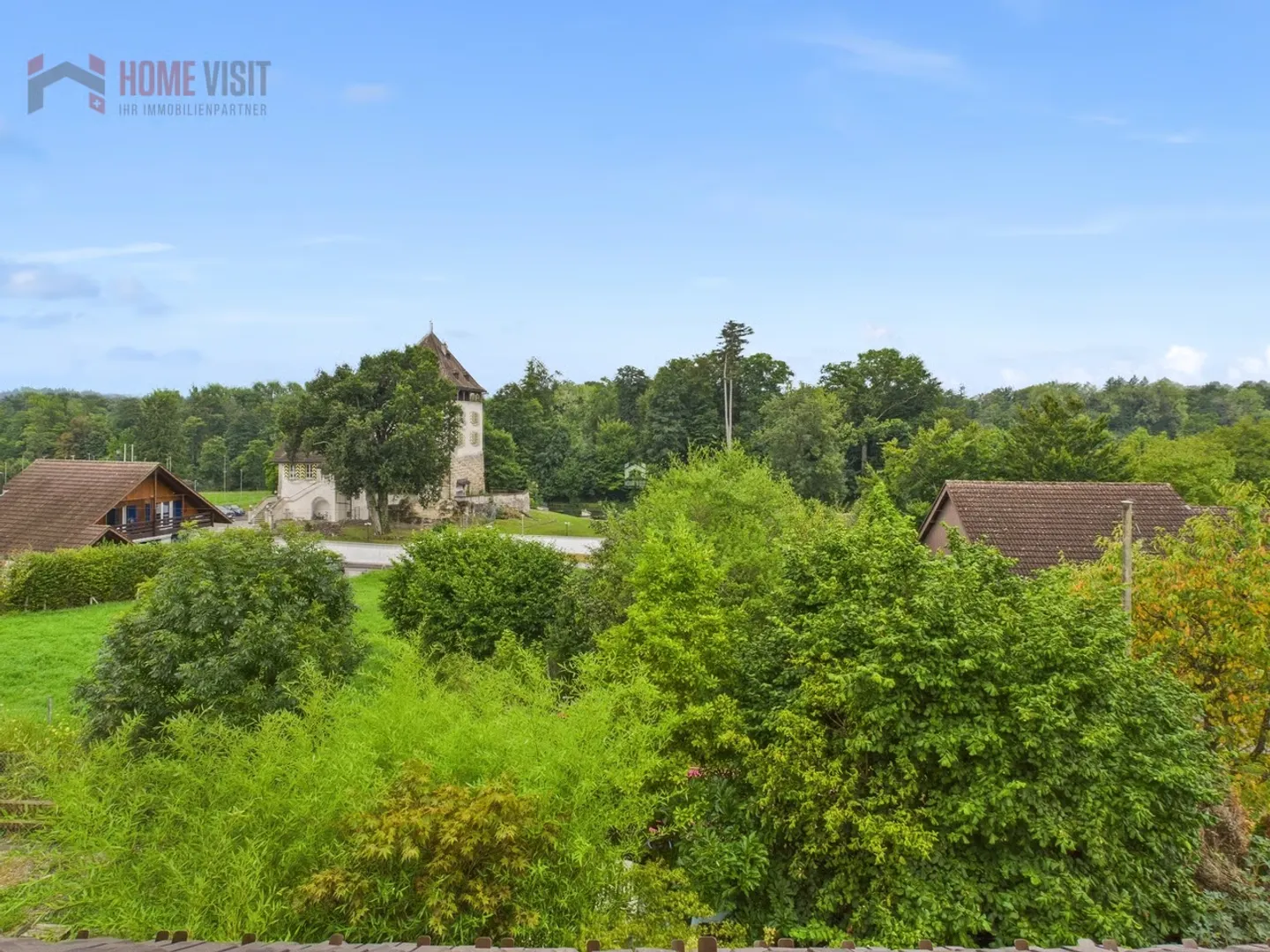 Grosszügiges Einfamilienhaus mit Garten - Foto 6 von 7