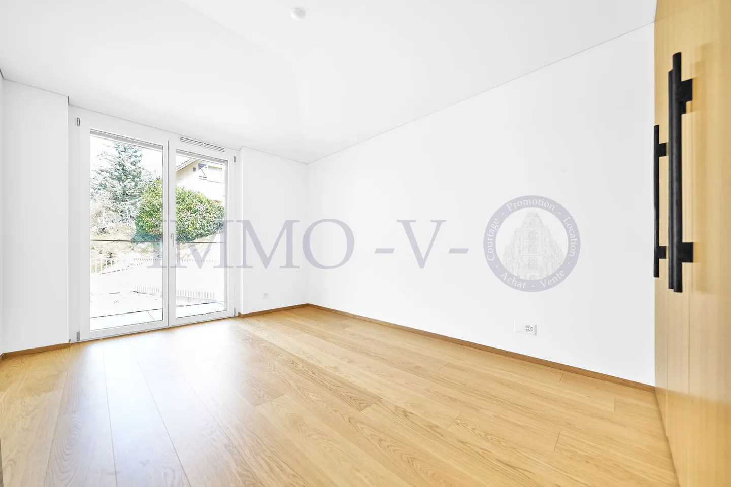 NEUF DE HAUT STANDING AVEC BALCON-TERRASSE ET VUE PANORAMIQUE - LOT 1 - Foto 11 von 13