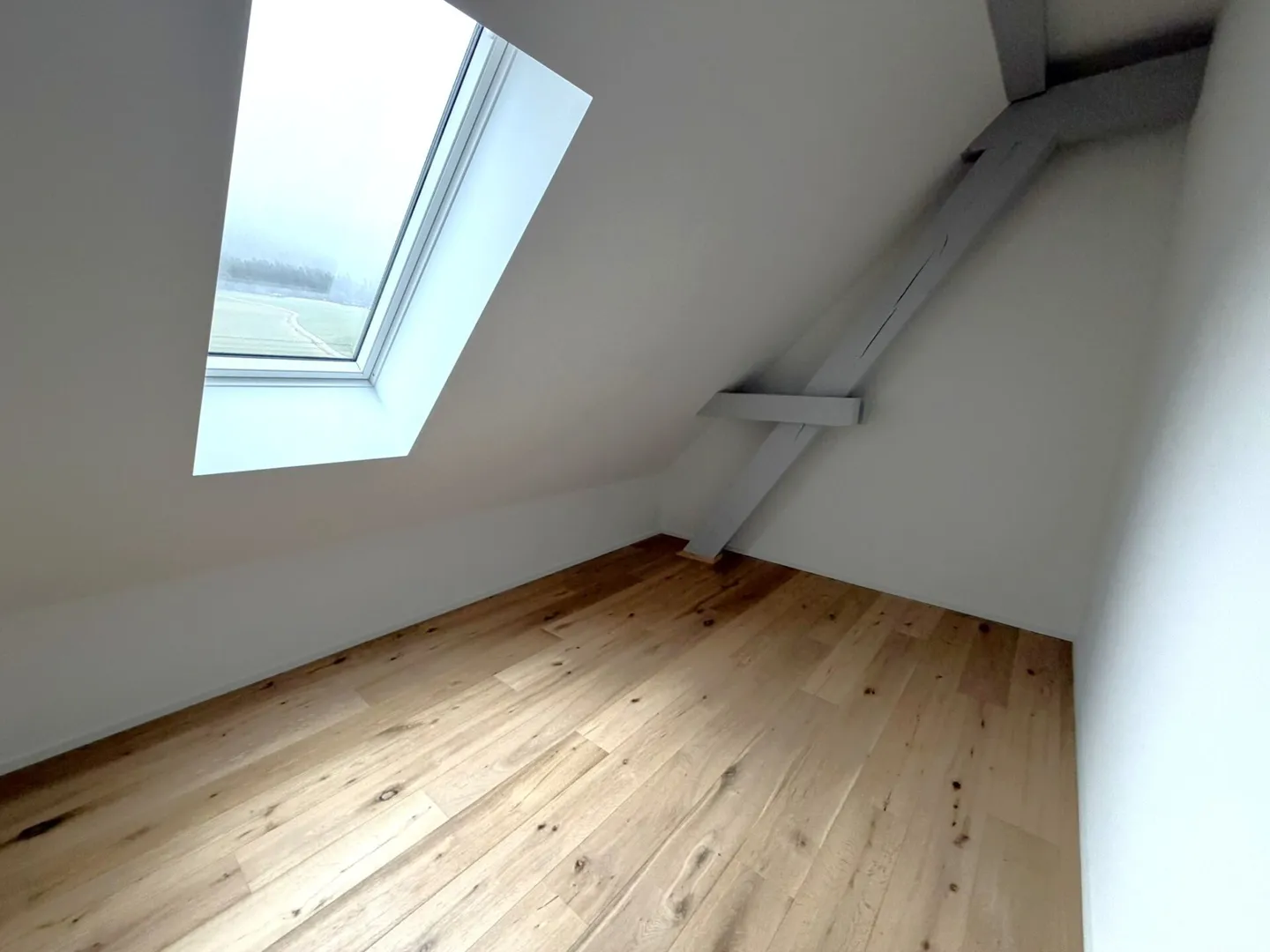 Courtelary, magnifique appartement de 4.5 pièces sous les toits - Photo 4 sur 9