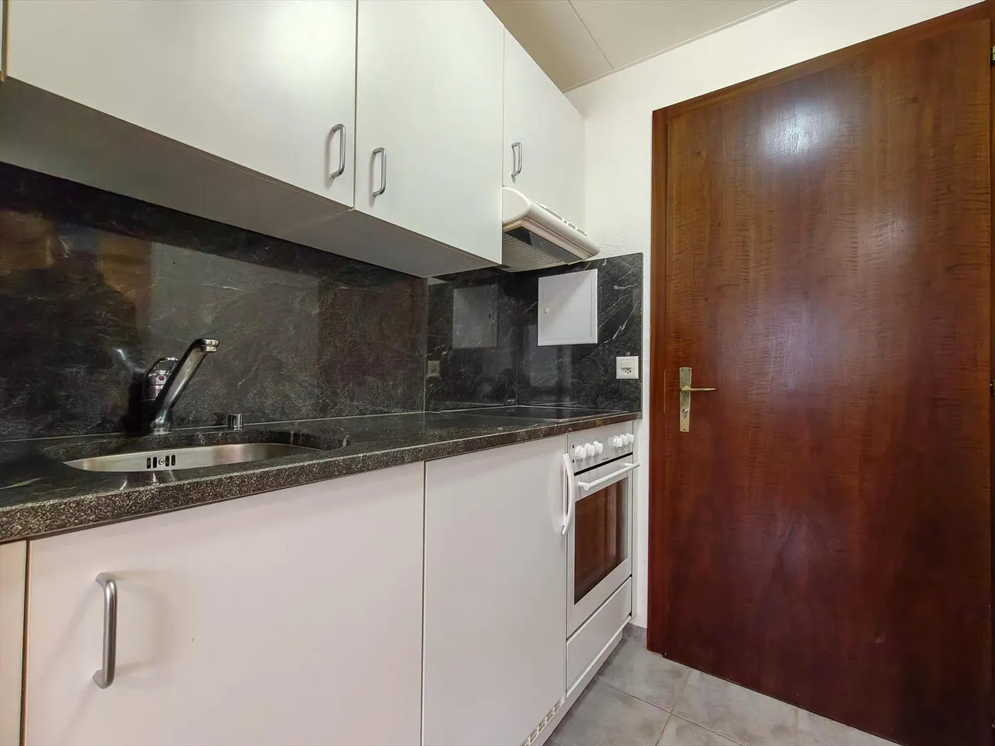 Large furnished studio in the heart of Crans-Montana - Photo 4 of 6