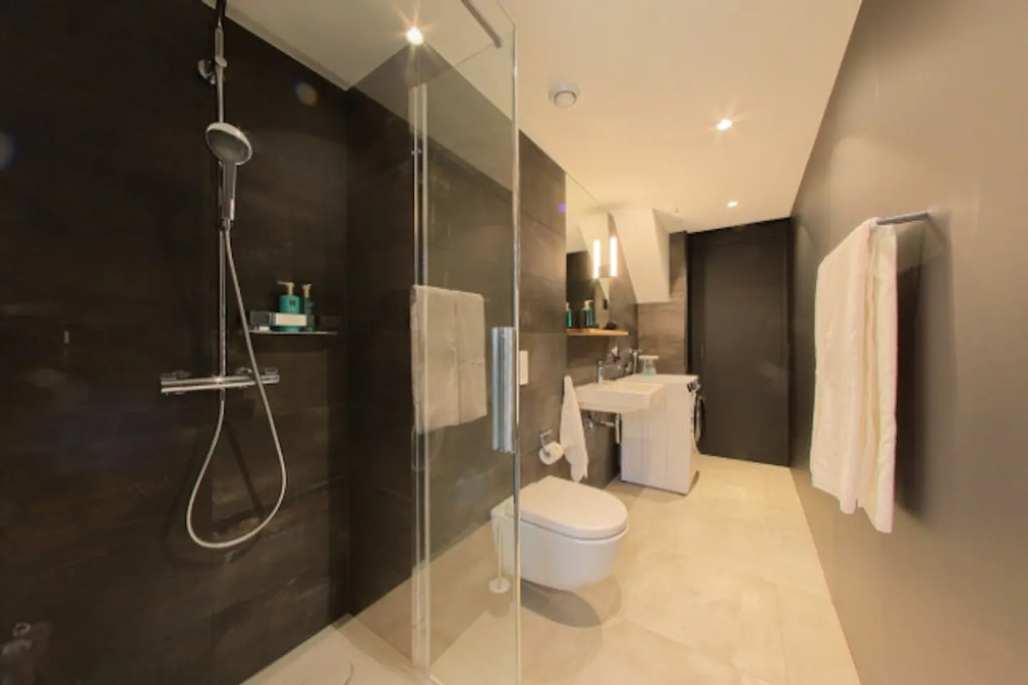 Appartement à louer - Photo 2 sur 10