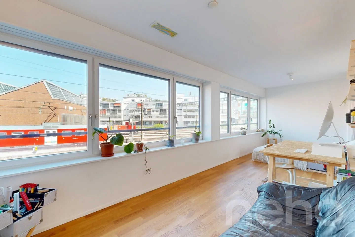 3 Minutes to HB. Spacious Maisonette with 2 Balconies - Photo 7 of 12