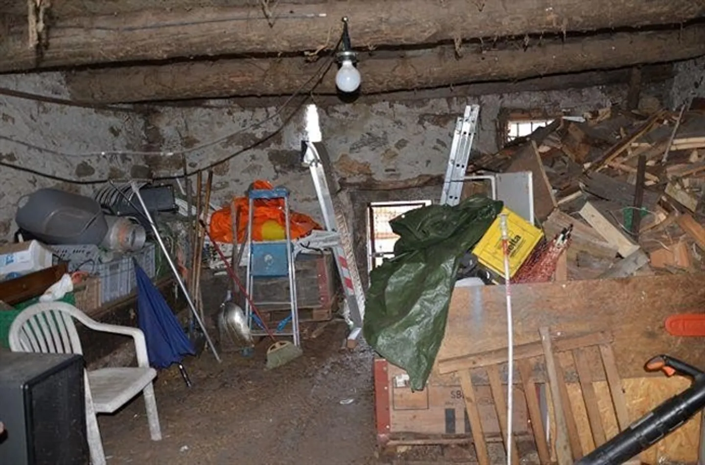 «Grande rproprietà rustica da ristrutturare con giardino / grosse Liegenschaft zum Ausbauen mit Garten» - Foto 7 di 20