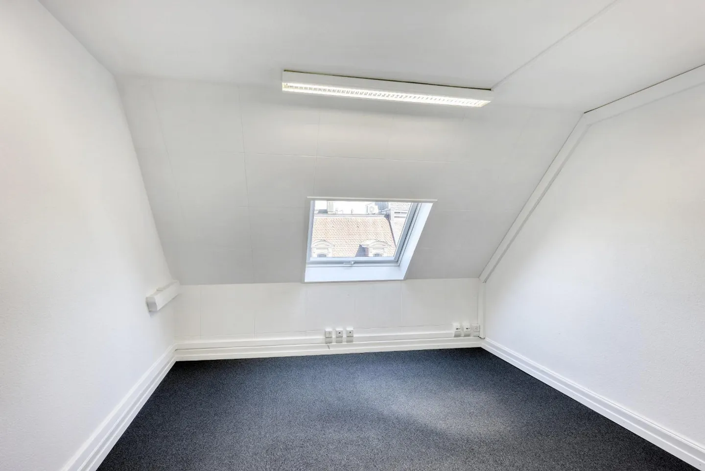 Uffici eleganti in un ufficio condiviso / limitato fino al 31 dicembre 26 - Foto 2 di 4