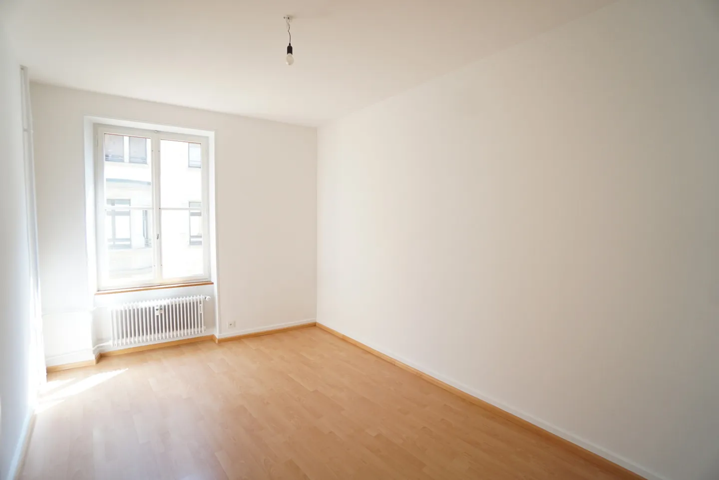 Mixed-use building for sale - Photo 4 of 19