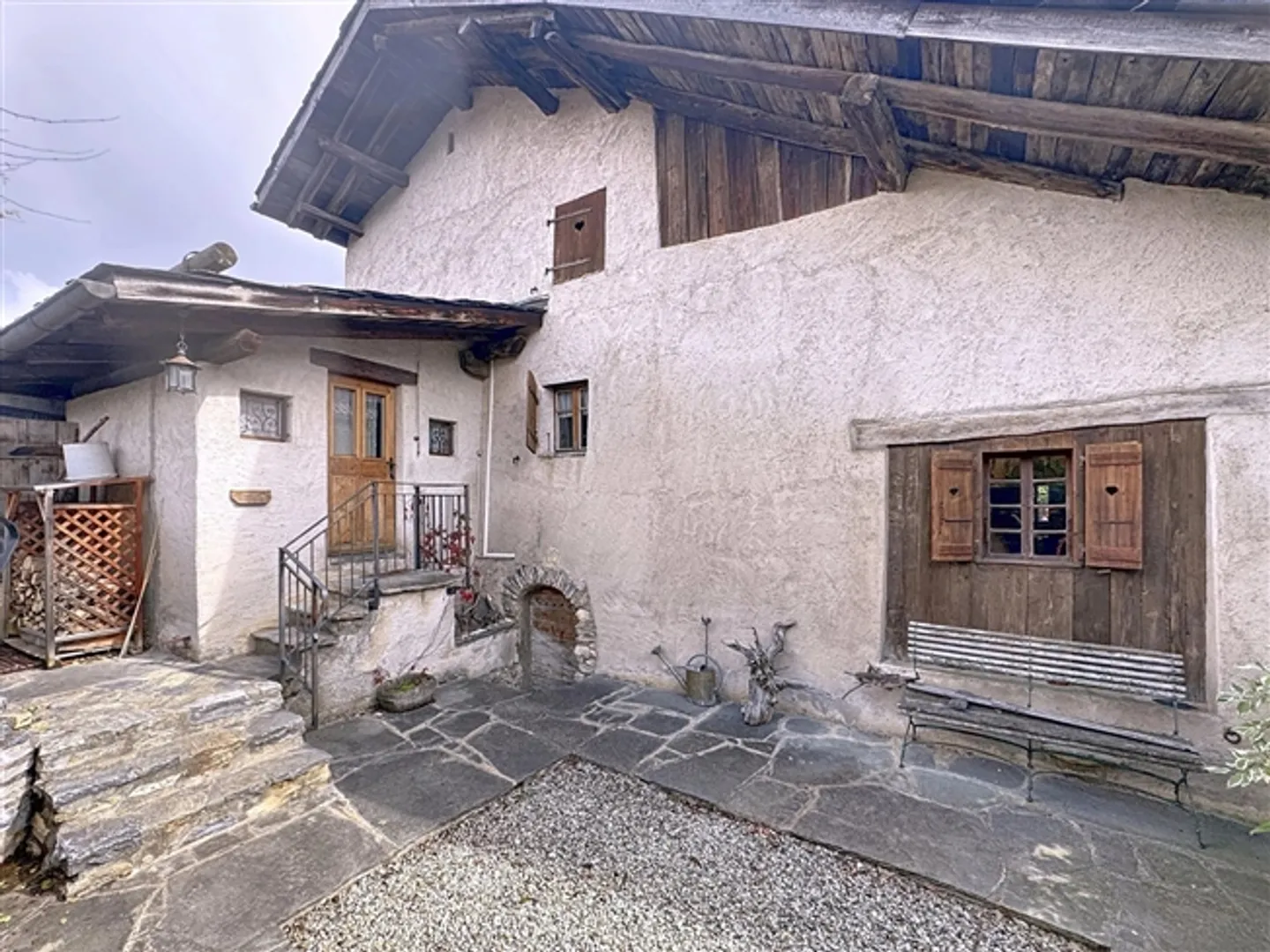 Rare opportunité au cœur du vieux village de Lens ! - Photo 1 sur 14