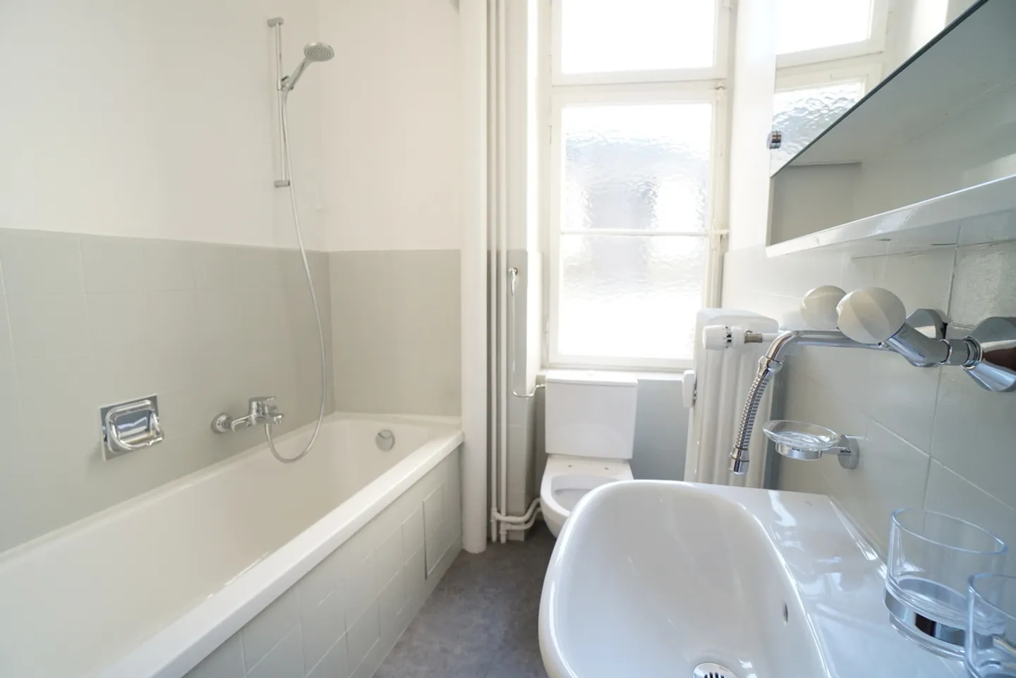 Mixed-use building for sale - Photo 6 of 19