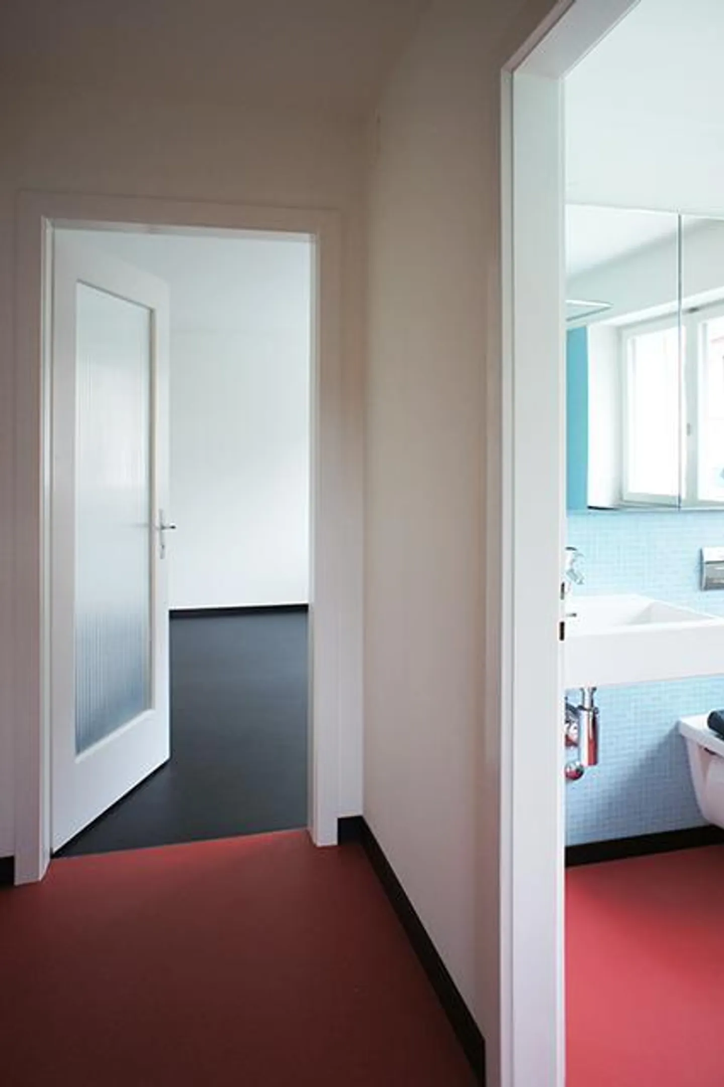 Appartement unique de 2,5 pièces près de la ville - Photo 7 sur 11