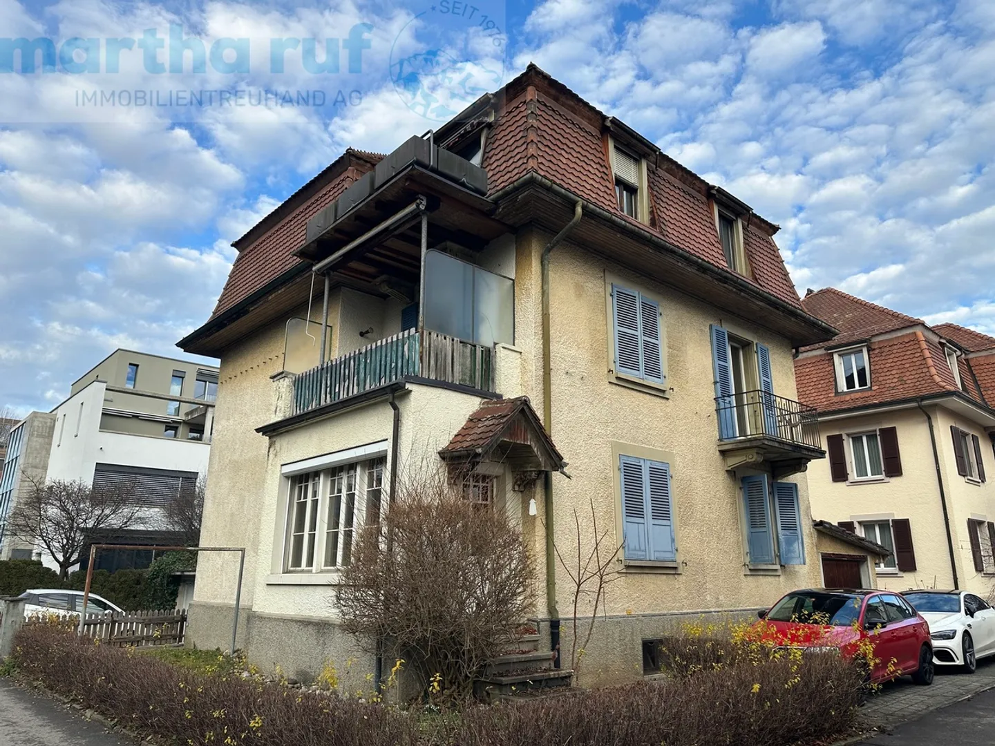 Zentral und sonnig gelegenes 3-Familienhaus mit viel Potenzial - Foto 1 von 23