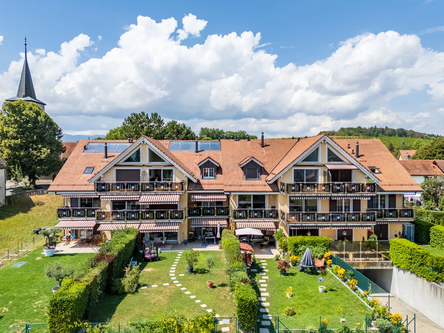 Appartement en attique de 5,5pces à 1124 Gollion - Foto 1 von 9
