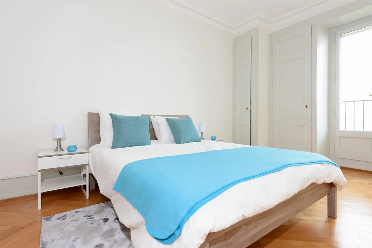 Stunning view of the lake - Photo 4 of 11