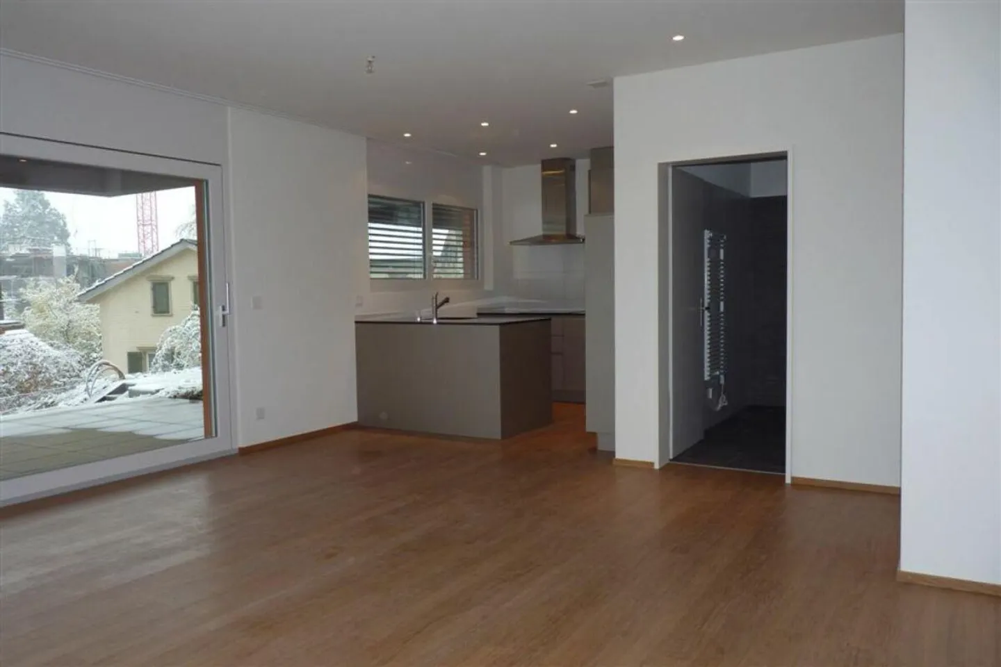 2.5 room apartment with patio - Photo 2 of 8