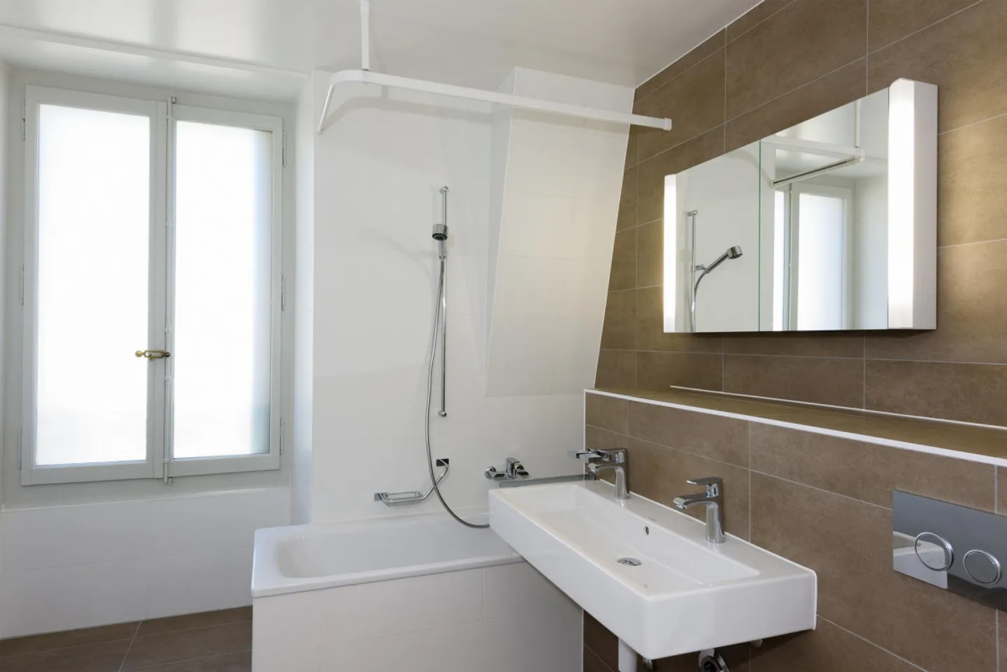 Stunning view of the lake - Photo 6 of 11