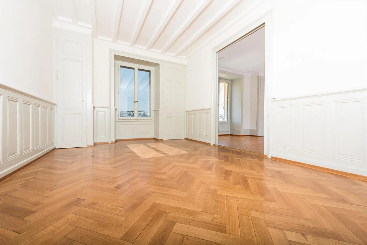 Stunning view of the lake - Photo 8 of 11