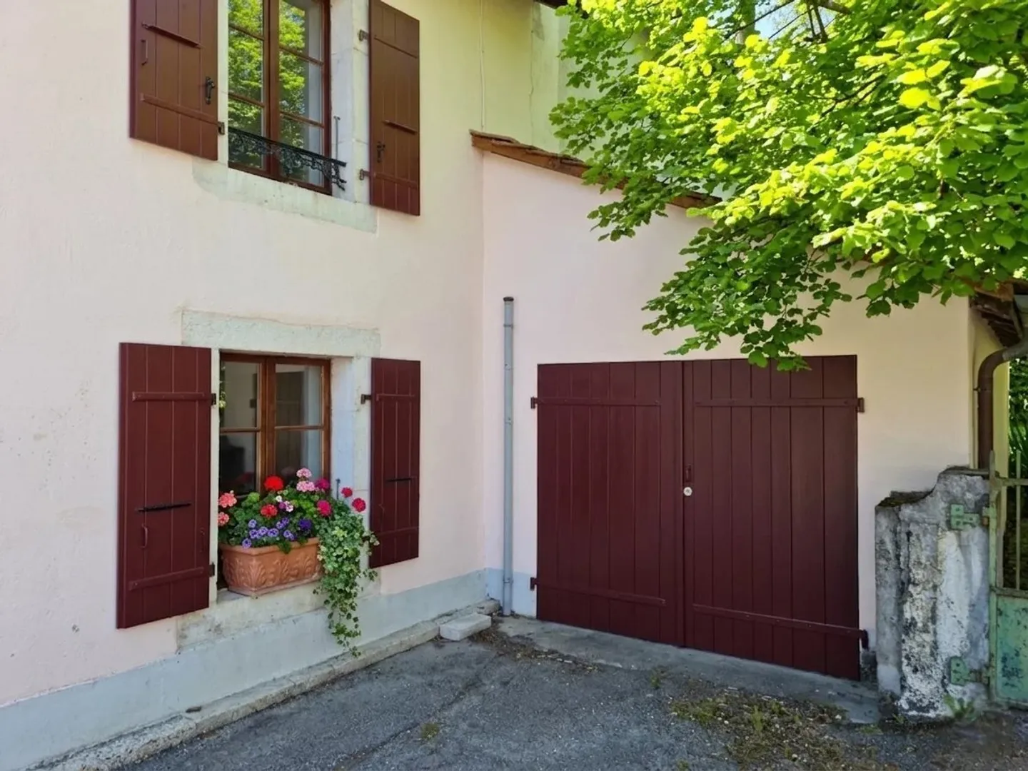 Charming Village House with Garden - Photo 12 of 12