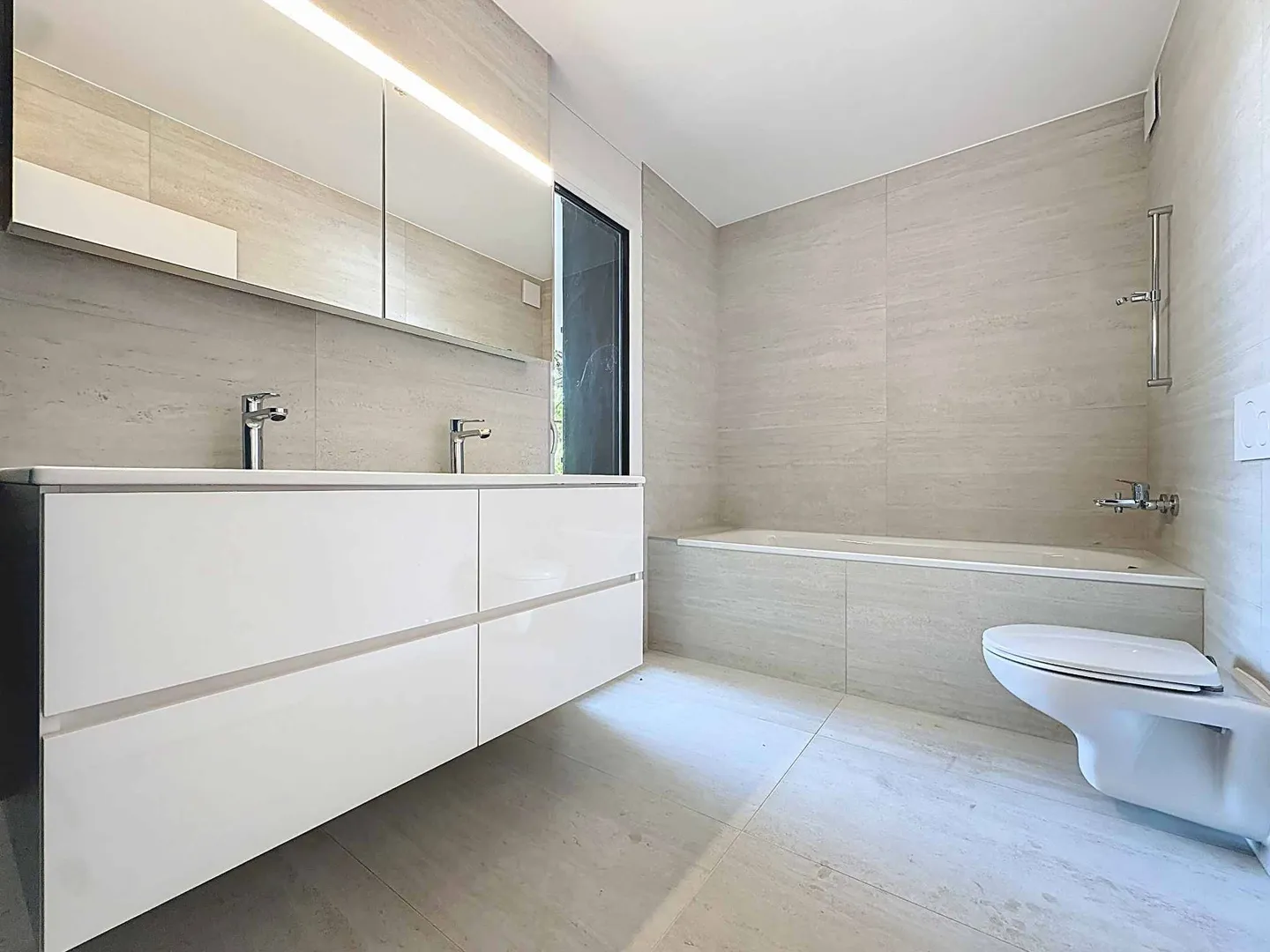 Eccezionale appartamento di 5,5 stanze al piano terra con terrazza e giardino privato - Foto 7 di 13