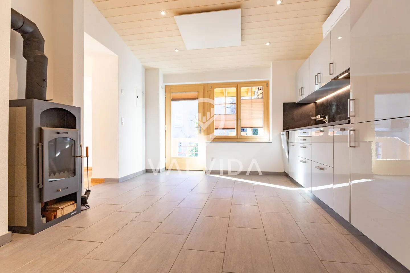 Exclusive: Completely renovated house with two apartments in the municipality of Varen - Photo 8 of 14