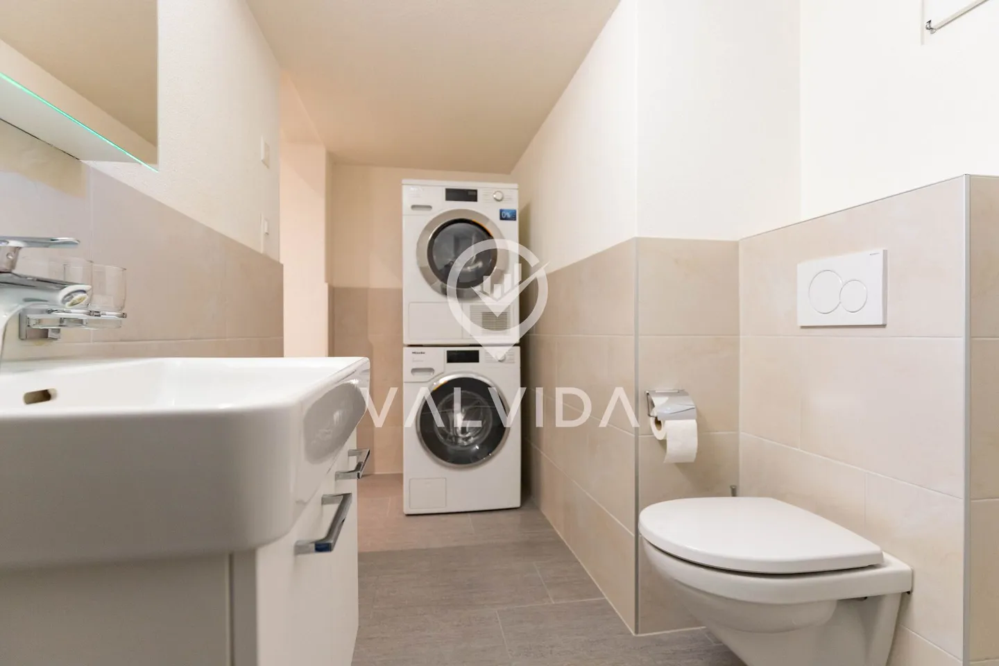 Exclusive: Completely renovated house with two apartments in the municipality of Varen - Photo 12 of 14