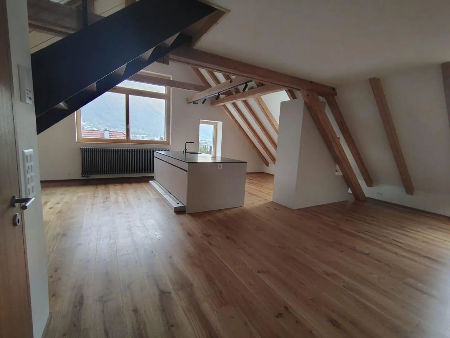 In alto sopra i tetti di Chur - Appartamento mansardato di 4,5 stanze - prima occupazione - Foto 1 di 7