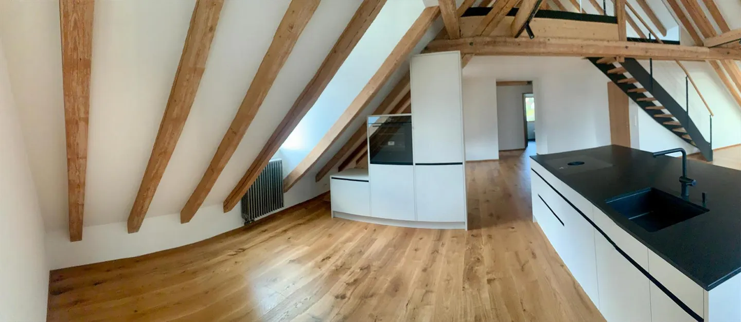 In alto sopra i tetti di Chur - Appartamento mansardato di 4,5 stanze - prima occupazione - Foto 4 di 7
