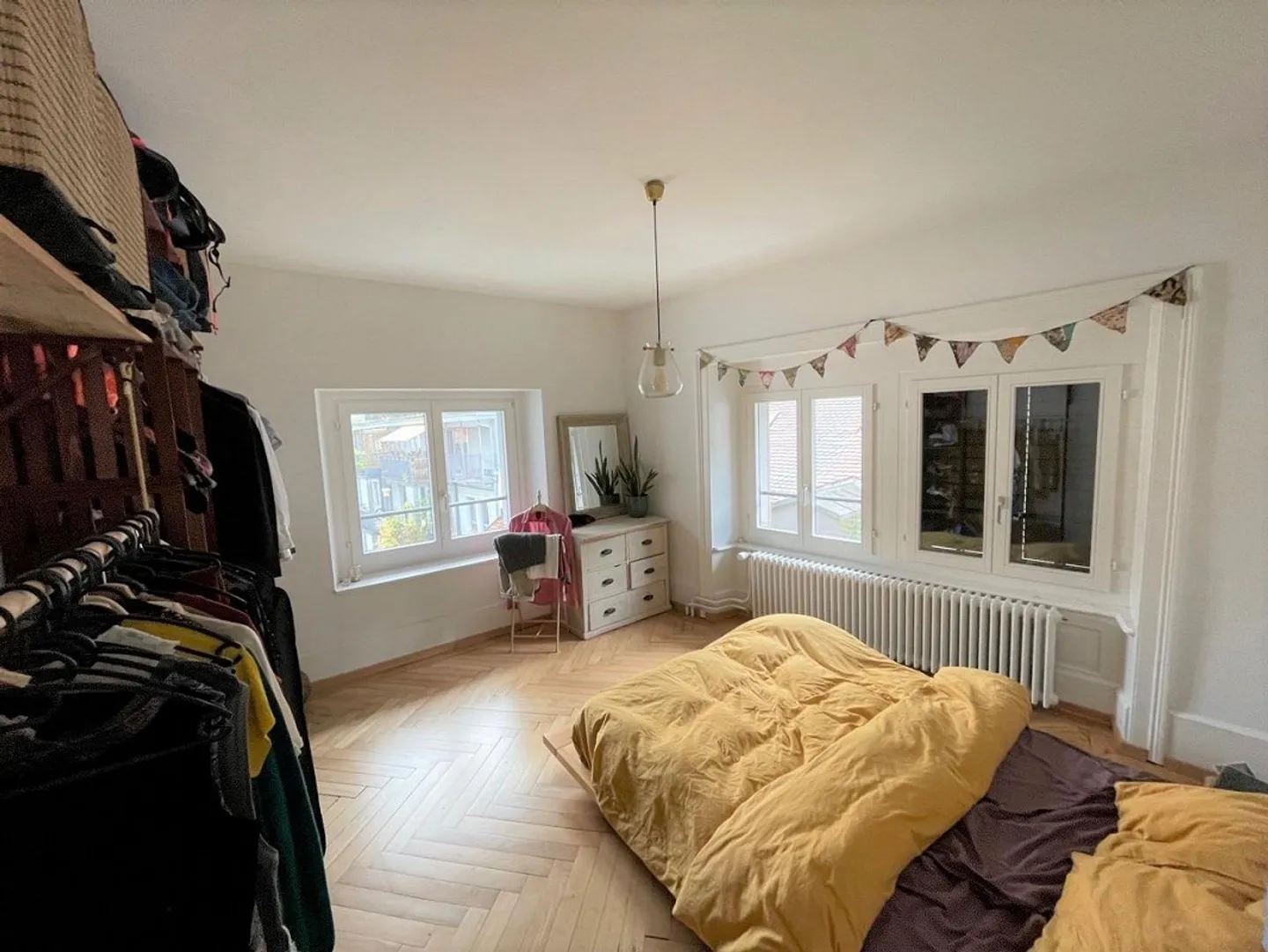 Incantevole appartamento di 3 stanze in un vecchio edificio con balcone e vista sul verde a Luz - Foto 6 di 8
