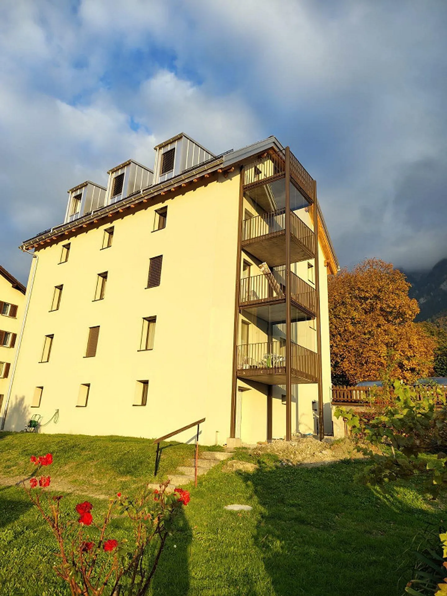 In alto sopra i tetti di Chur - Appartamento mansardato di 4,5 stanze - prima occupazione - Foto 6 di 7