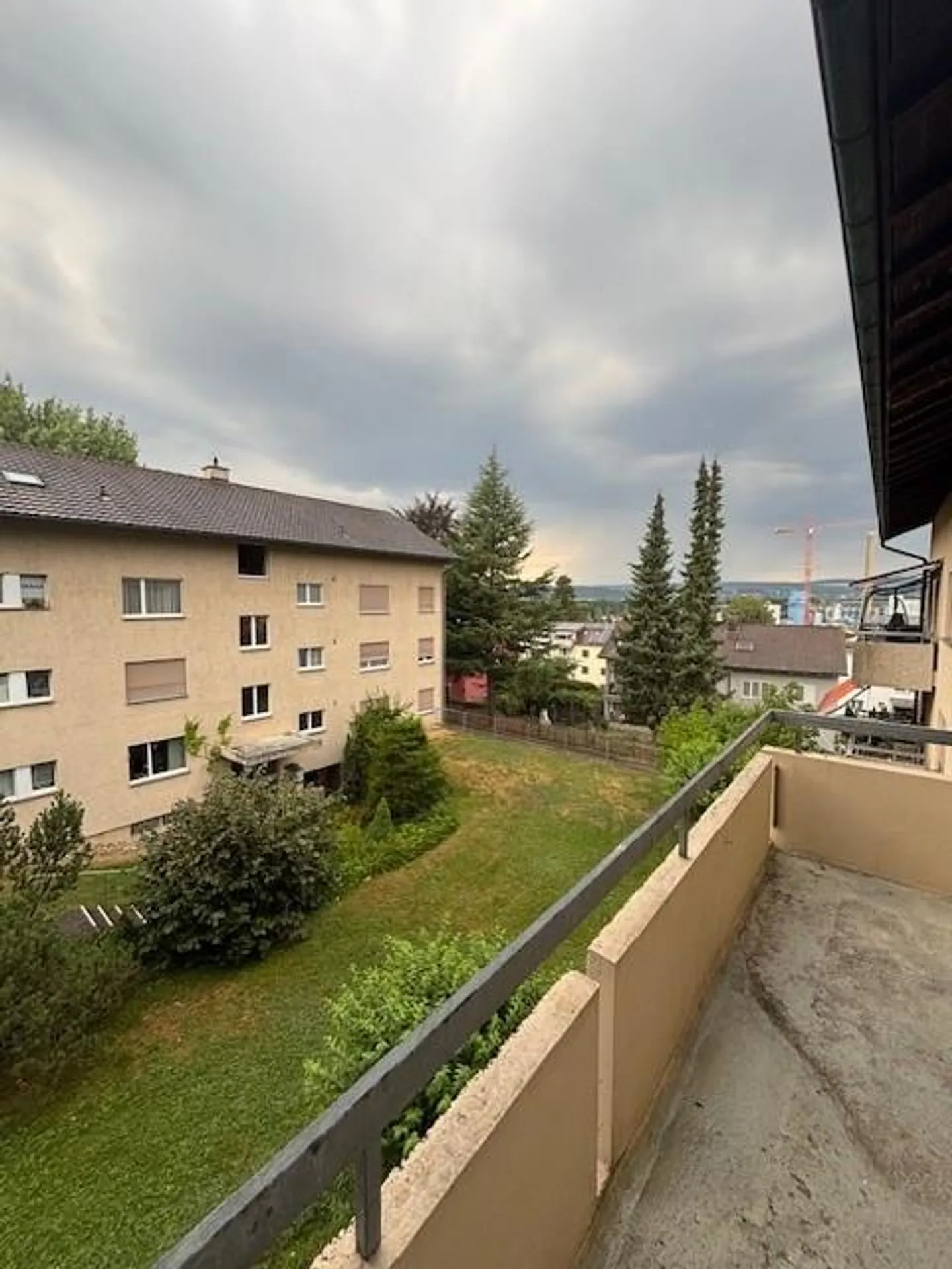 Appartement familial abordable dans un quartier résidentiel - Photo 1 sur 8