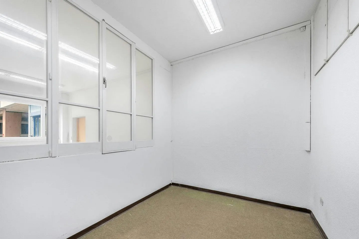 Petit bureau à Zurich-Altstetten - Idéal pour les start-ups, les travailleurs indépendants ou le travail de projet - Photo 2 sur 6