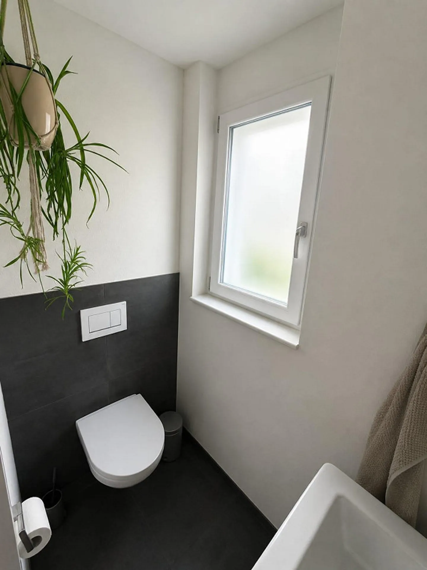 Modernes Familienhaus mit Garten - Foto 12 von 13