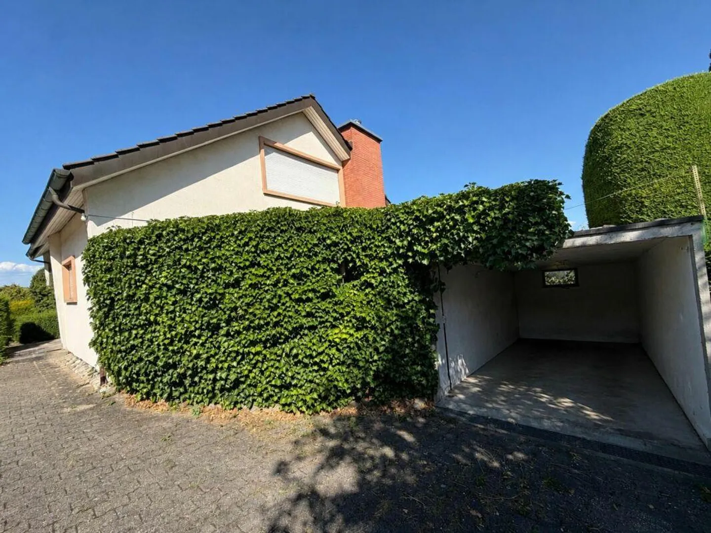 Charmantes freistehendes Haus mit Garten - Foto 3 von 15