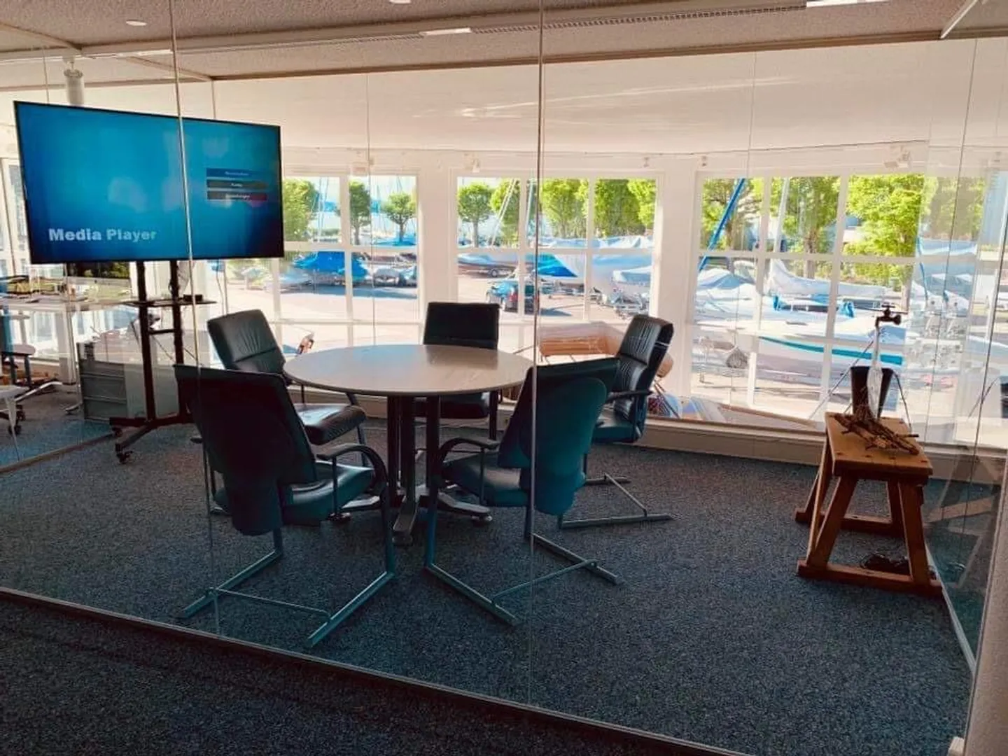 Ufficio privato (1-4 postazioni di lavoro) in coworking space - Foto 4 di 19