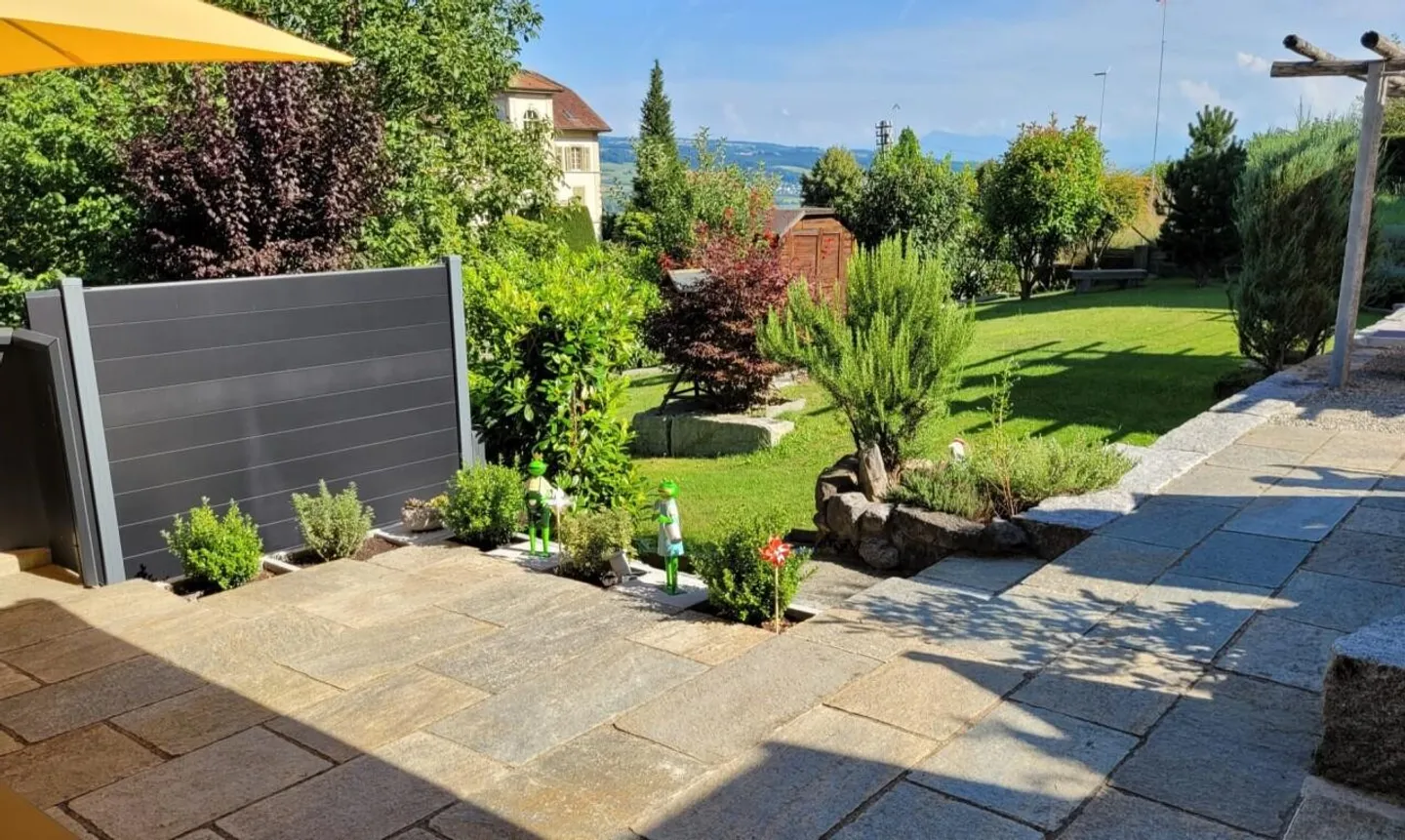 Charming Apartment with Garden - Photo 3 of 13