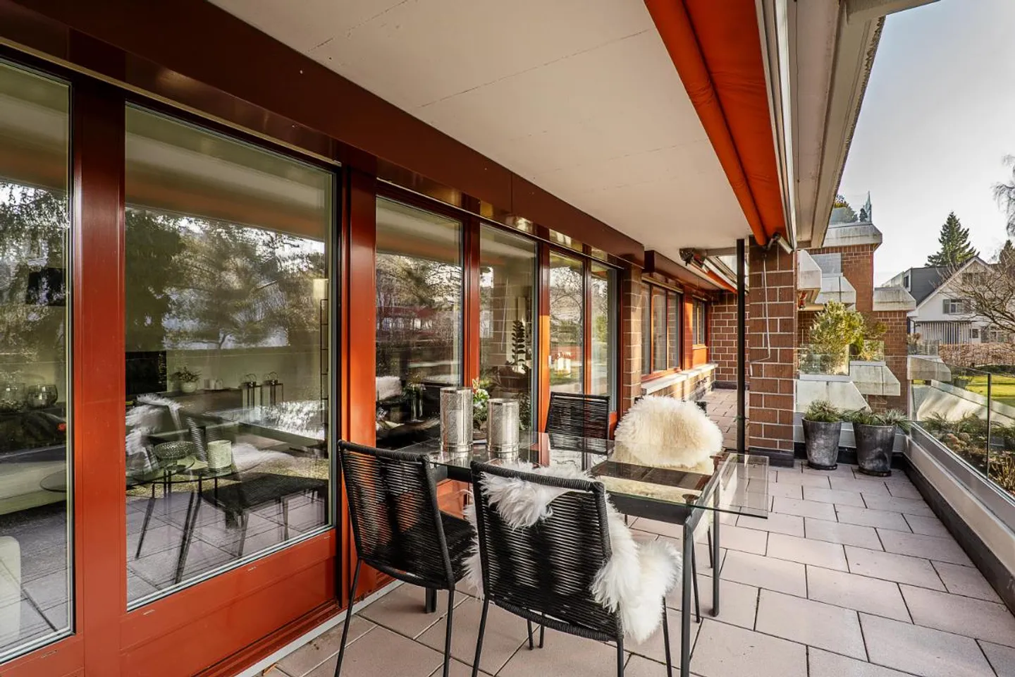 Light-Filled Condominium in Idyllic Residential Location - Photo 2 of 3