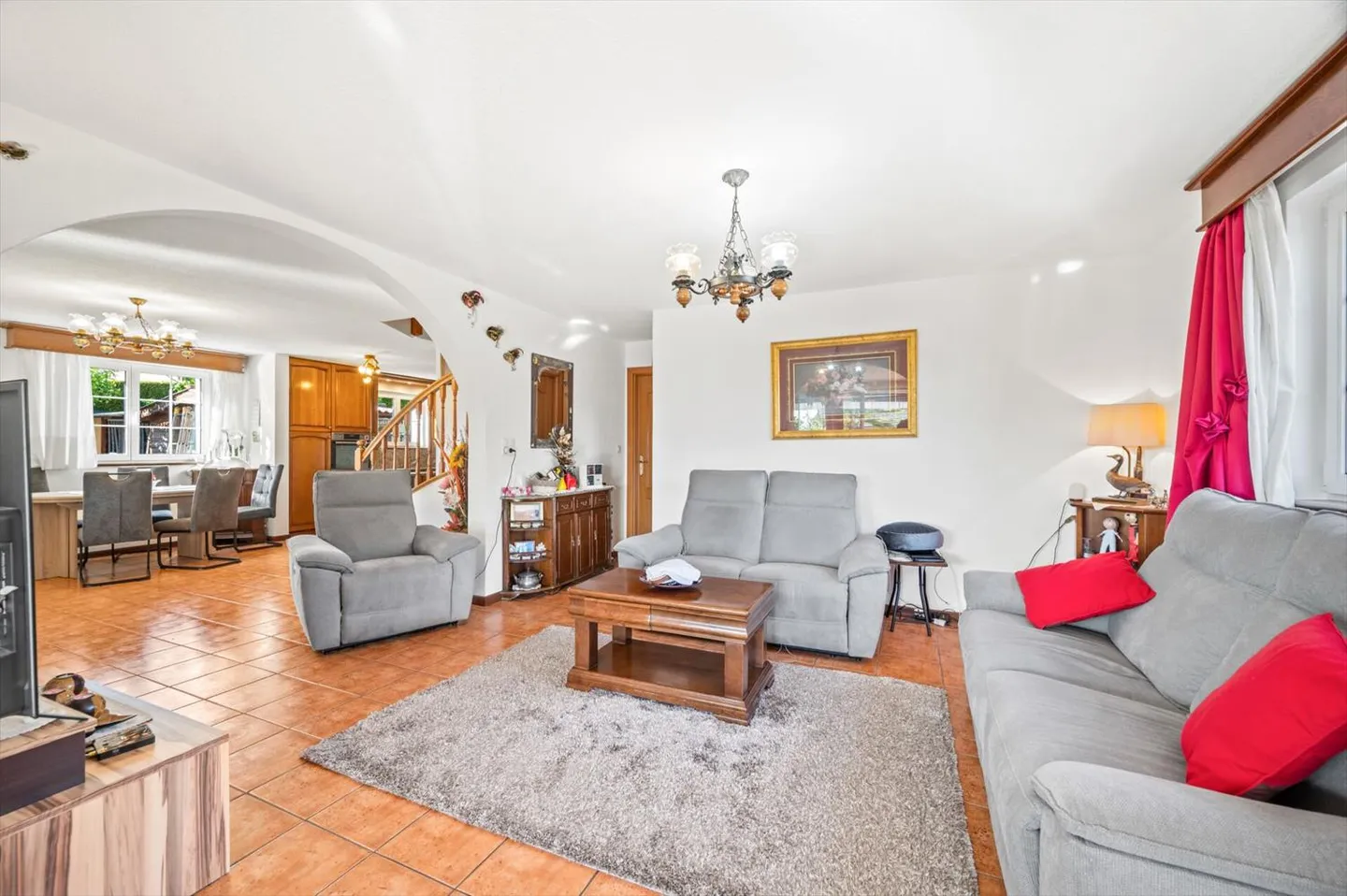 Beautiful individual villa with 7.5 rooms located in St-Légier, offering generous space - Photo 7 of 13