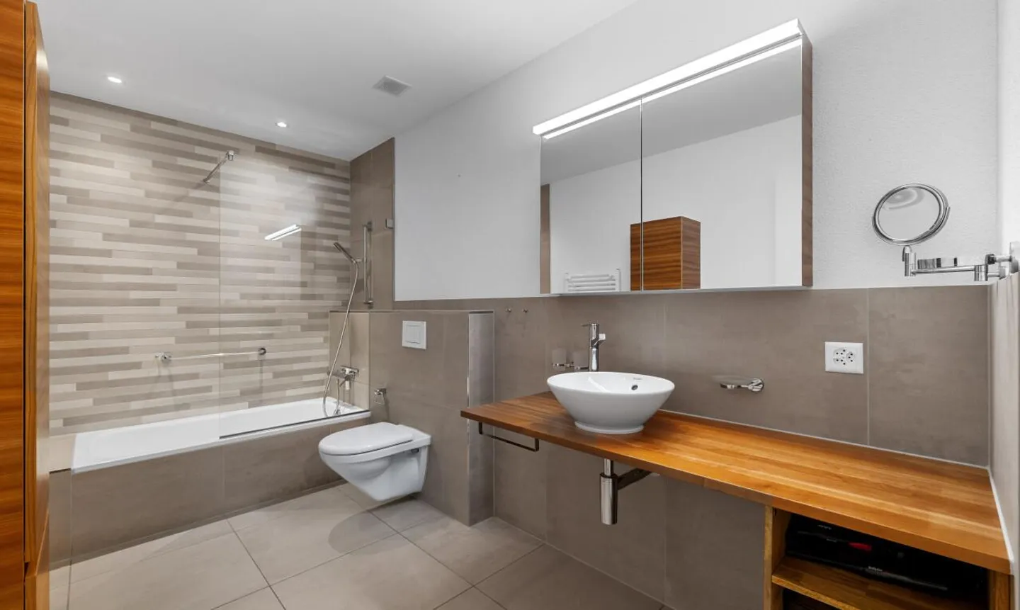 Charming Apartment with Garden - Photo 11 of 13