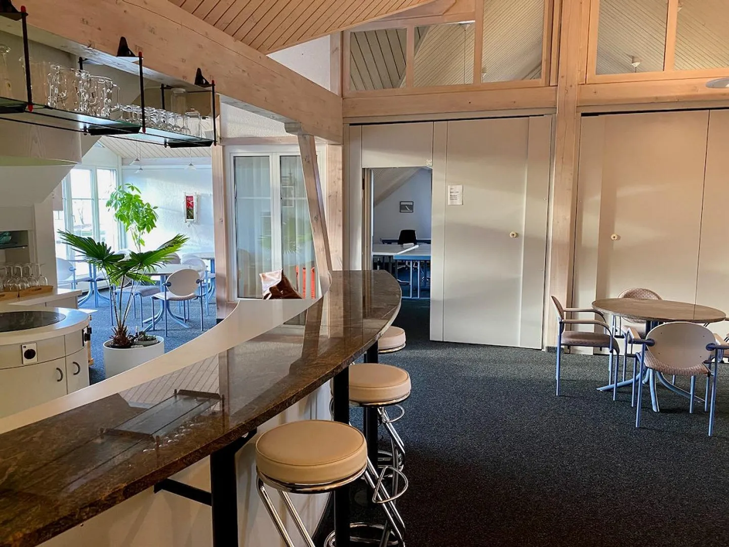 Ufficio privato (1-4 postazioni di lavoro) in coworking space - Foto 9 di 19