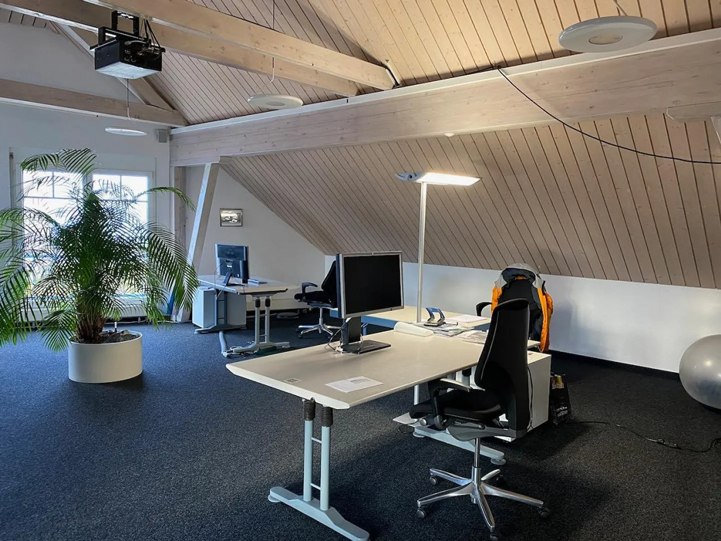 Ufficio privato (1-4 postazioni di lavoro) in coworking space - Foto 11 di 19