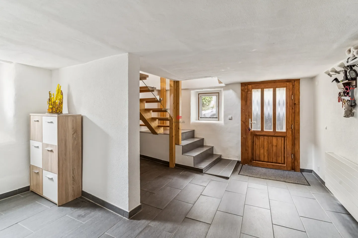 Renovated 4.5 Room House - Brightness and Modern Comfort - Photo 2 of 11