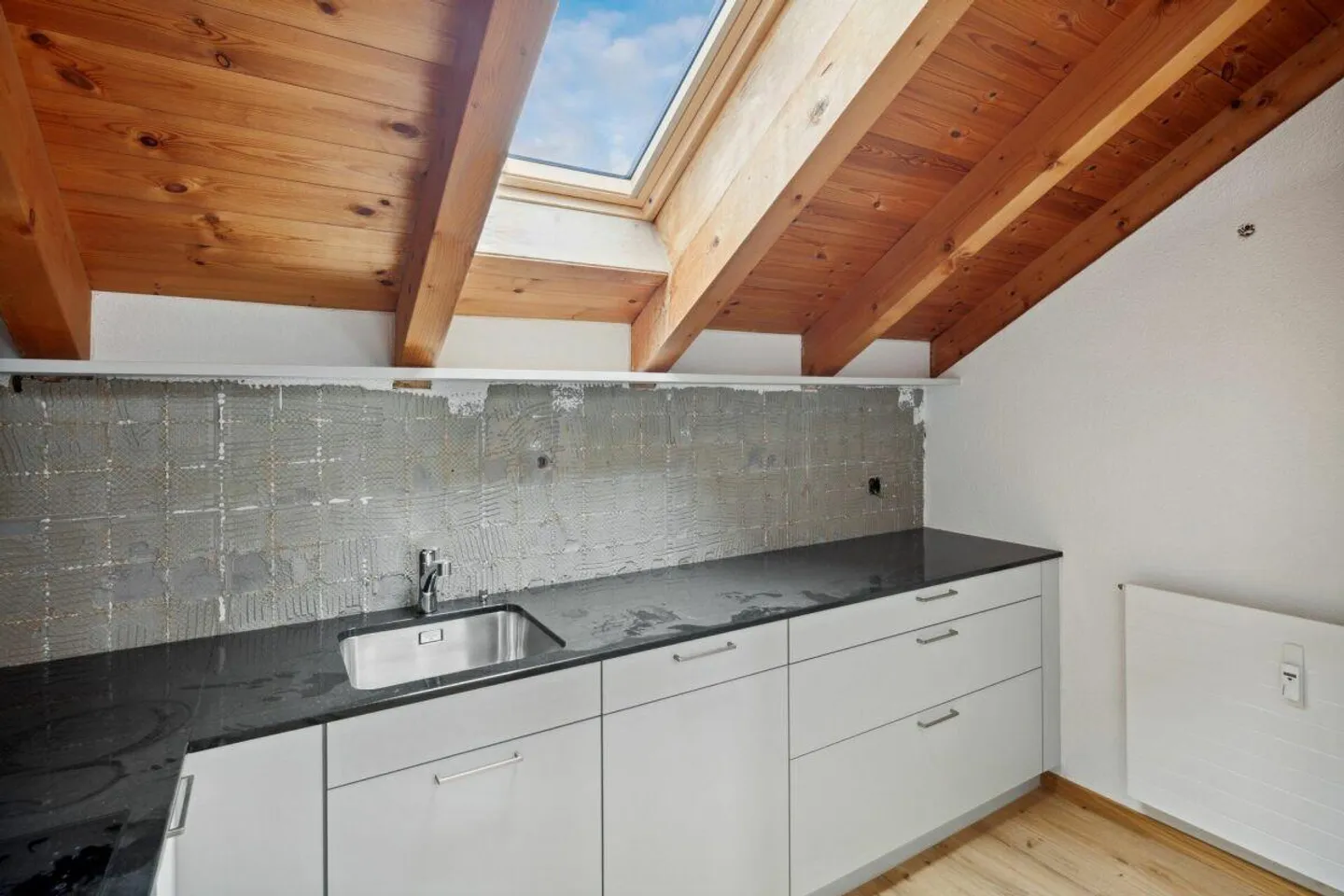 Charmante Dachwohnung in Grabs - Foto 2 von 9