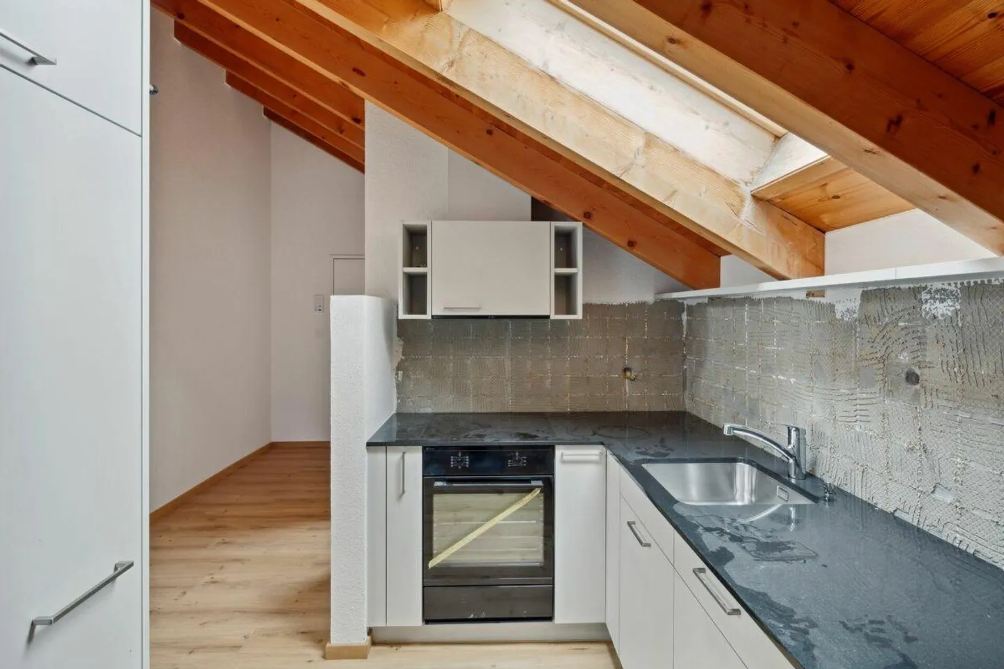 Charmante Dachwohnung in Grabs - Foto 3 von 9