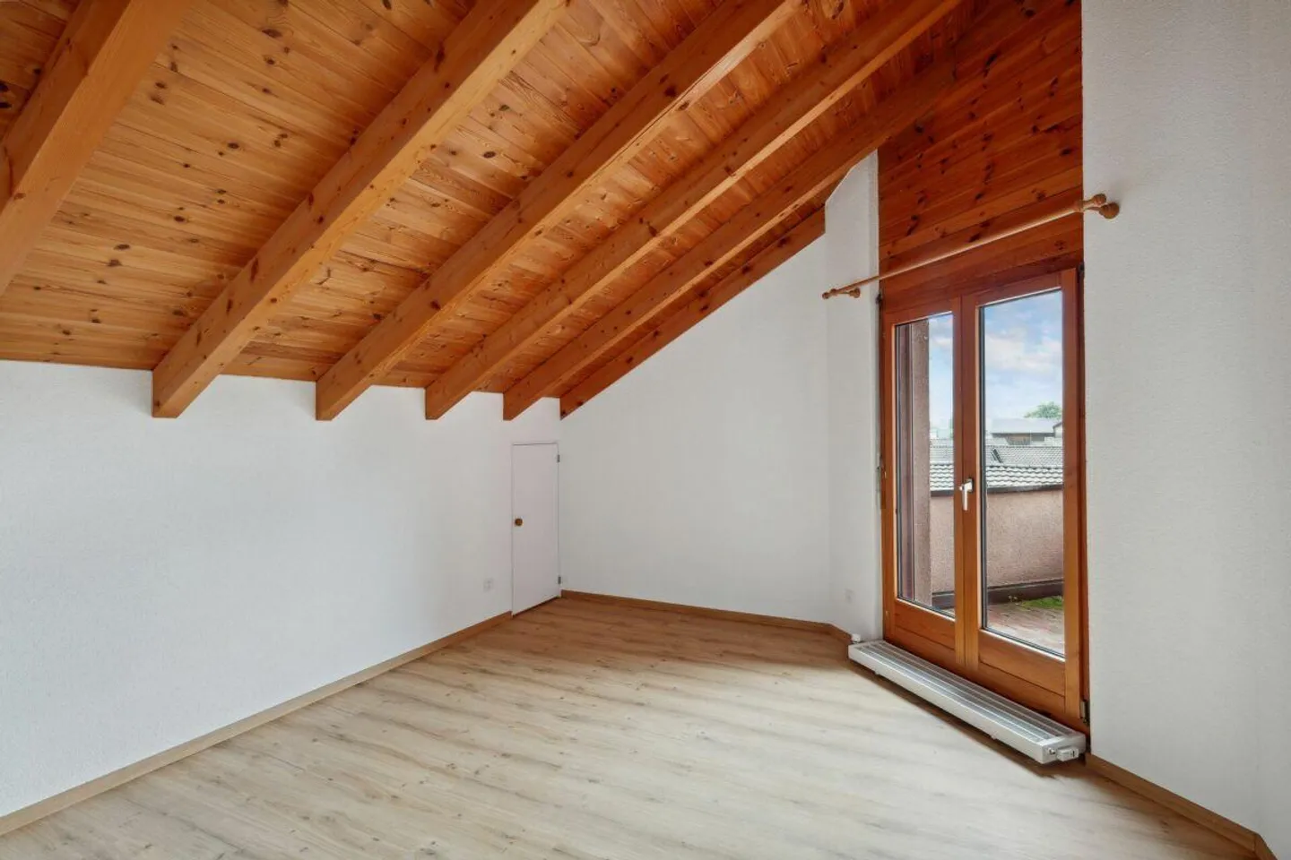 Charmante Dachwohnung in Grabs - Foto 7 von 9